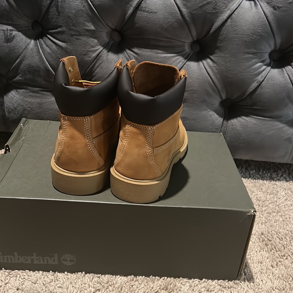 Timberland boots sz 4.5 in boys so a womens 6.5 - Picture 4 of 4